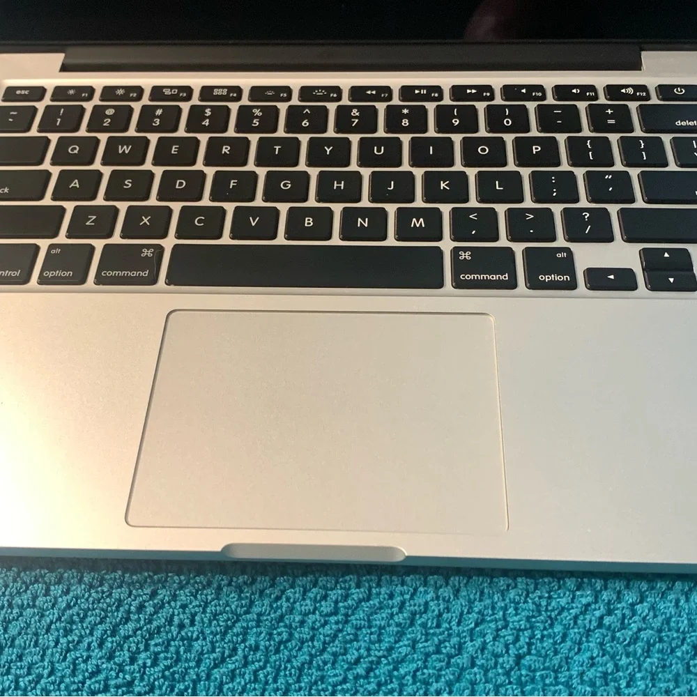 MacBook Pro 13 with Accessories